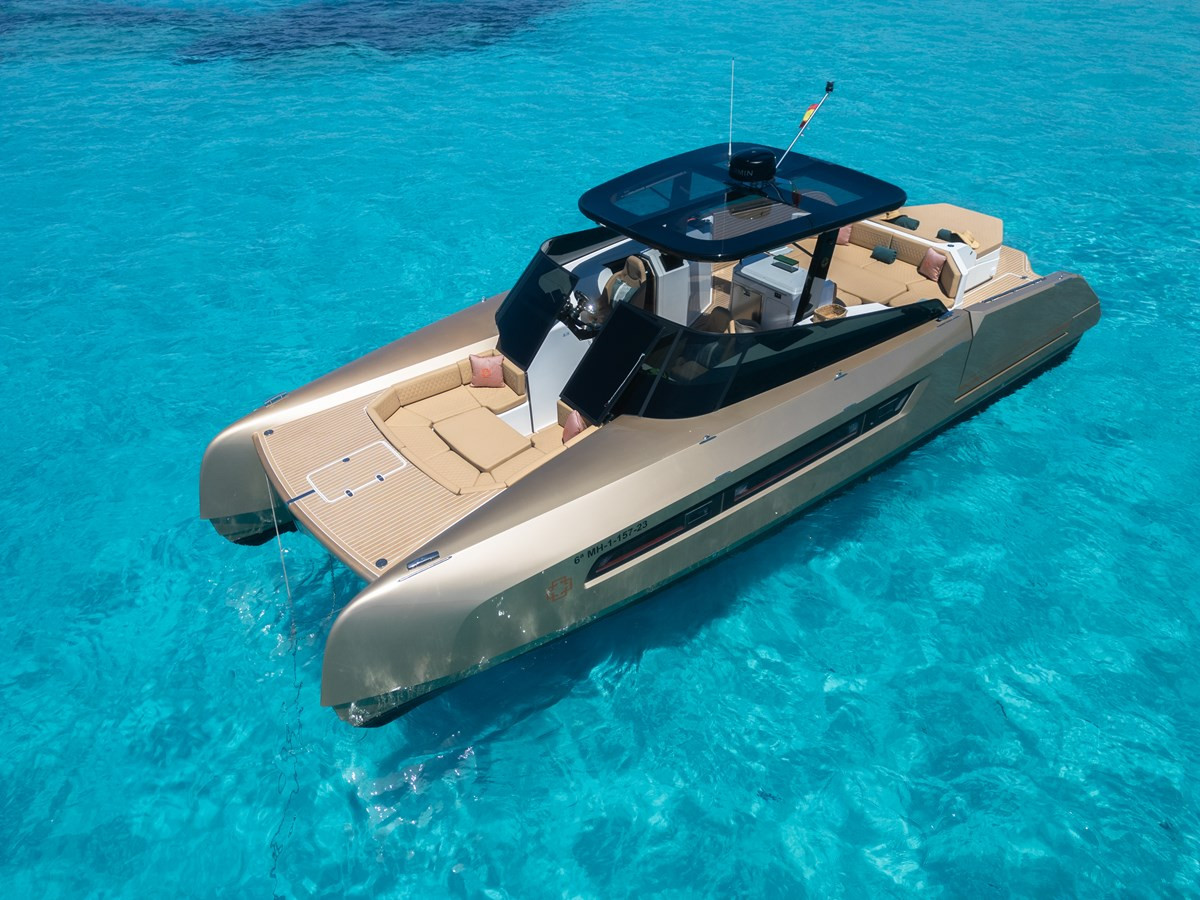 https://arconyachts.ams3.digitaloceanspaces.com/163421/conversions/large_4574187-optimize.jpg