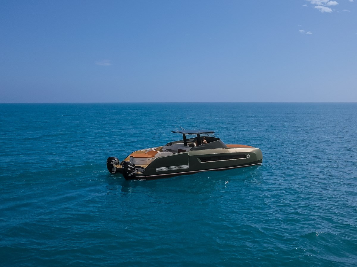 https://arconyachts.ams3.digitaloceanspaces.com/163432/conversions/large_4573862-optimize.jpg