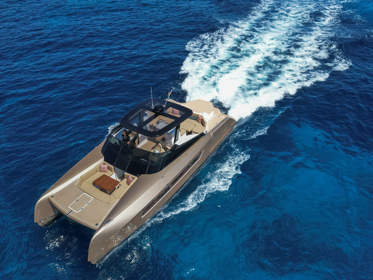 https://arconyachts.ams3.digitaloceanspaces.com/163439/conversions/large_4574193-optimize.jpg