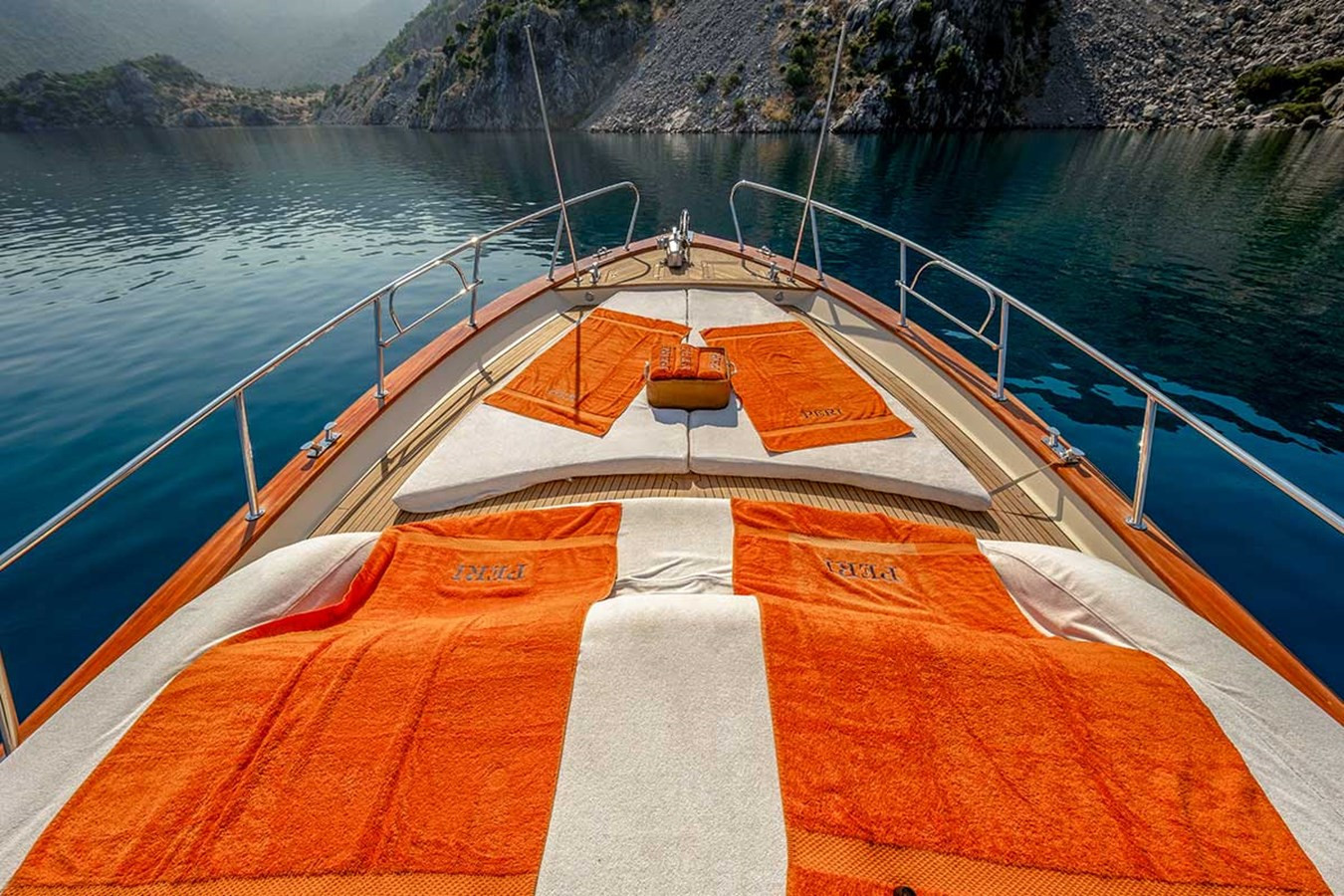 https://arconyachts.ams3.digitaloceanspaces.com/163441/conversions/large_4759279-optimize.jpg