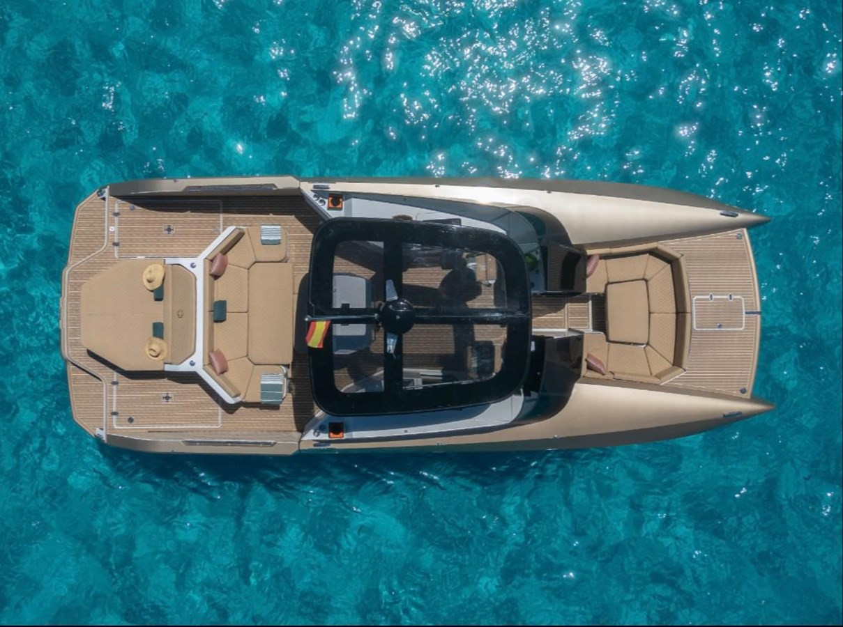 https://arconyachts.ams3.digitaloceanspaces.com/163470/conversions/large_4574208-optimize.jpg