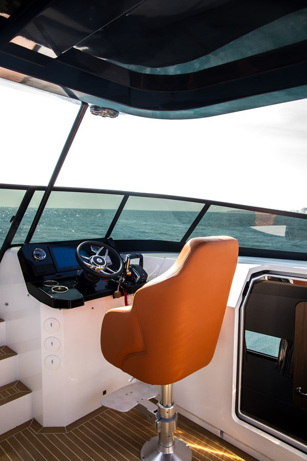 https://arconyachts.ams3.digitaloceanspaces.com/163558/conversions/large_4573951-optimize.jpg