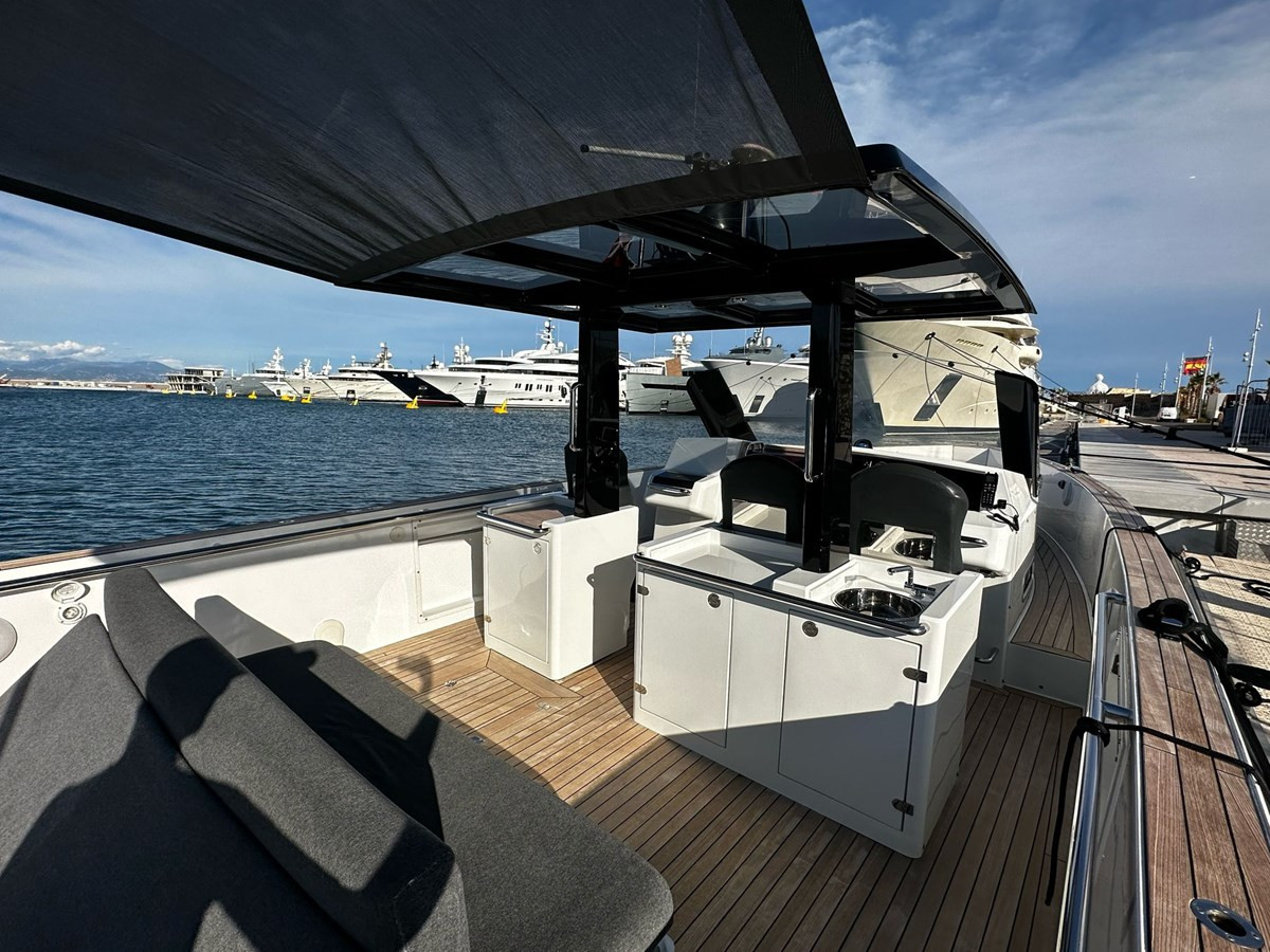 https://arconyachts.ams3.digitaloceanspaces.com/163566/conversions/large_4163869-optimize.jpg