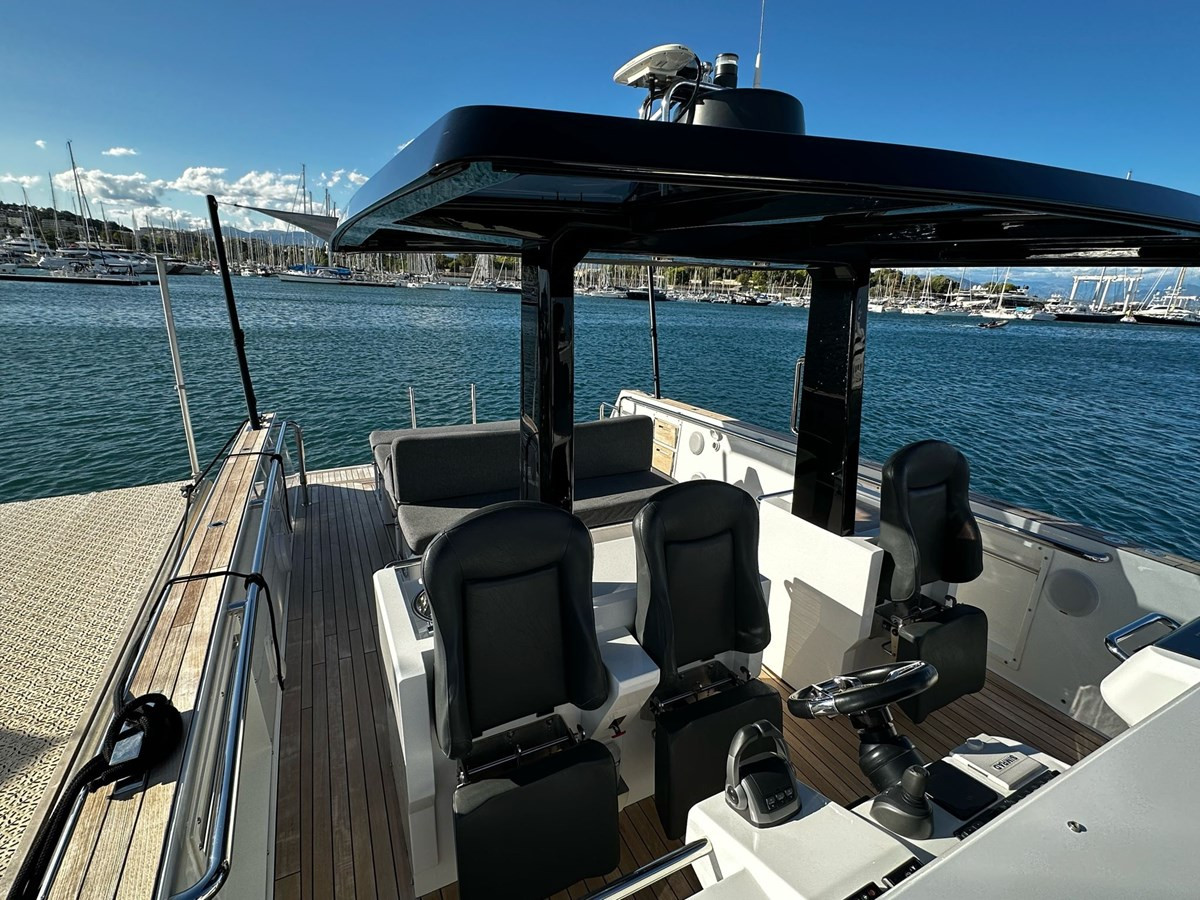 https://arconyachts.ams3.digitaloceanspaces.com/163573/conversions/large_4163872-optimize.jpg
