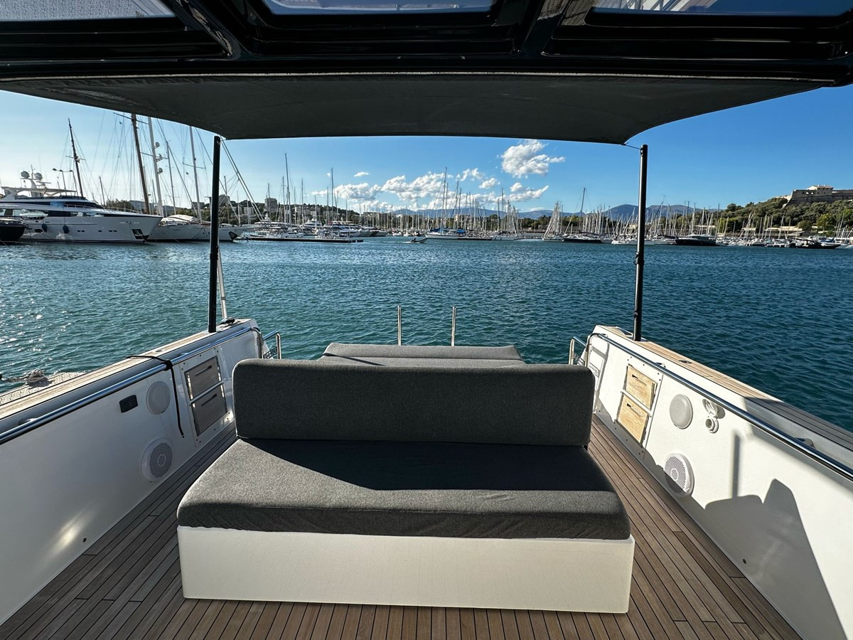 https://arconyachts.ams3.digitaloceanspaces.com/163583/conversions/large_4163876-optimize.jpg