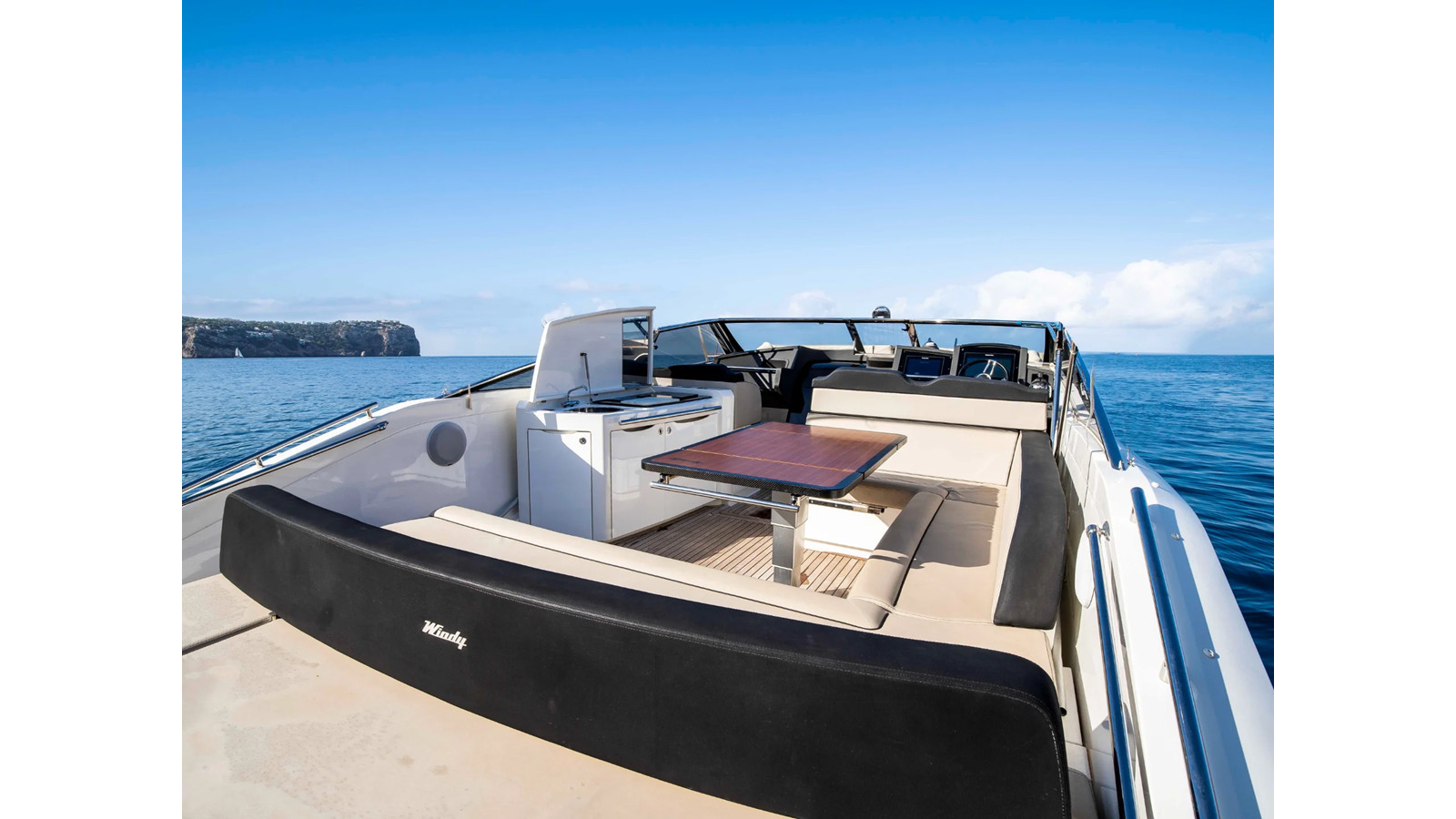 https://arconyachts.ams3.digitaloceanspaces.com/163614/conversions/large_3967725-optimize.jpg