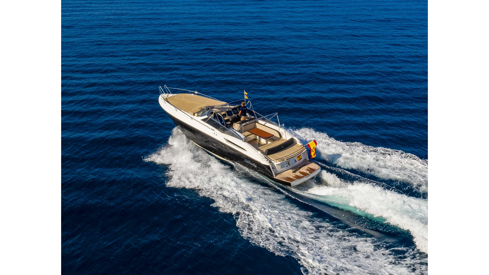 https://arconyachts.ams3.digitaloceanspaces.com/163622/conversions/large_3967727-optimize.jpg