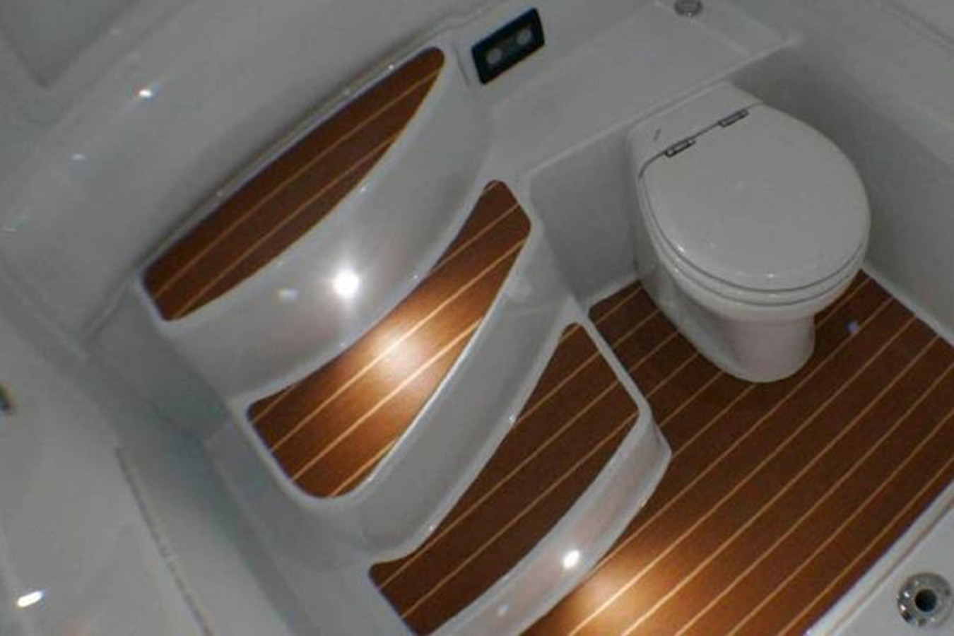 https://arconyachts.ams3.digitaloceanspaces.com/163739/conversions/large_3976610-optimize.jpg