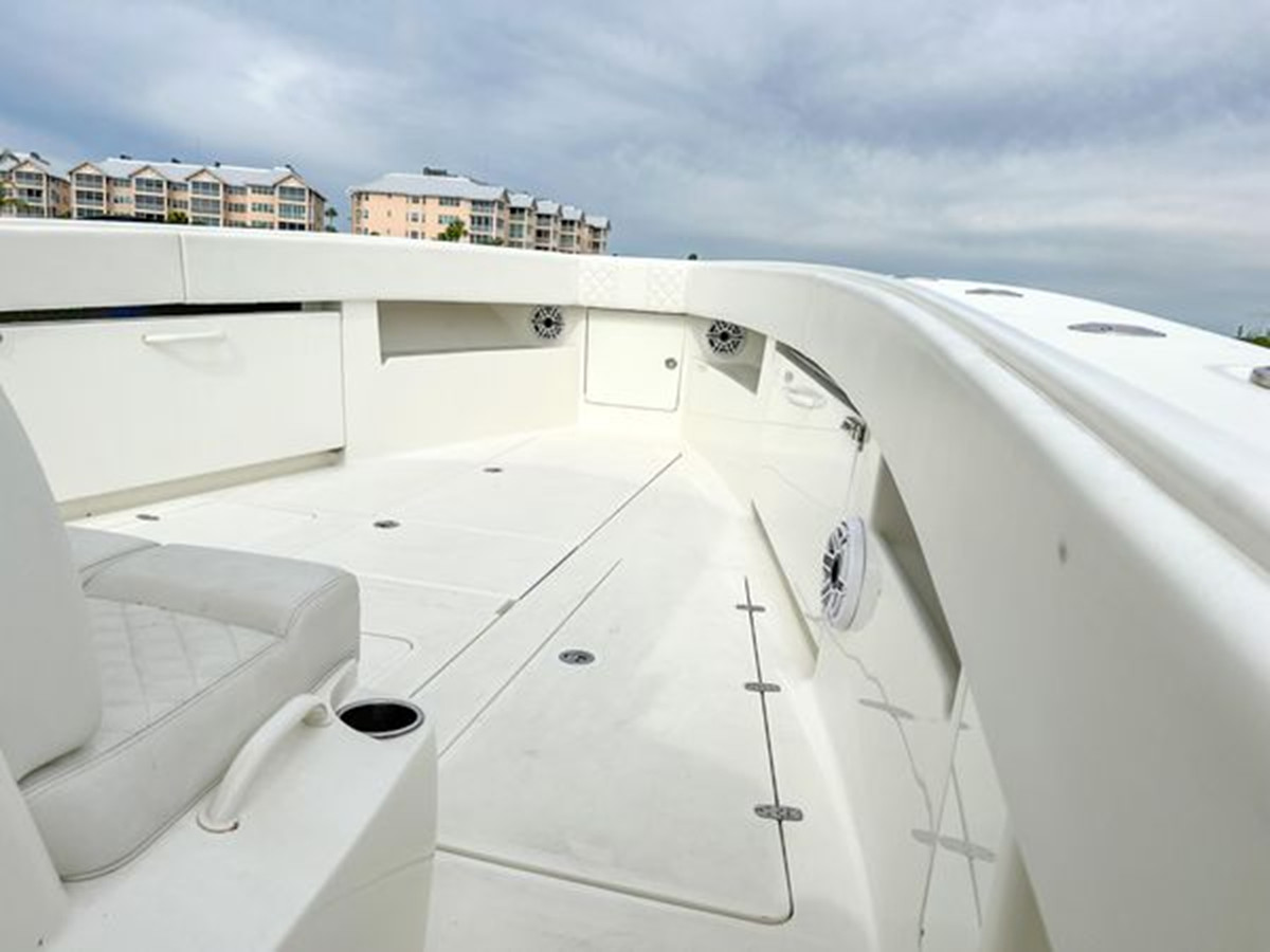 https://arconyachts.ams3.digitaloceanspaces.com/163759/conversions/large_3976831-optimize.jpg