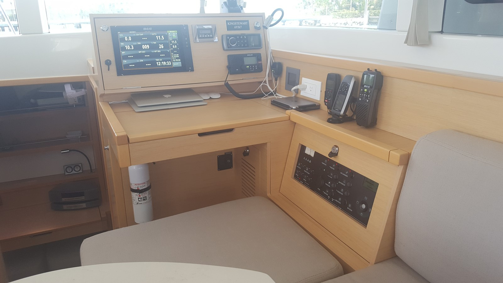 https://arconyachts.ams3.digitaloceanspaces.com/163825/conversions/large_1990680-optimize.jpg