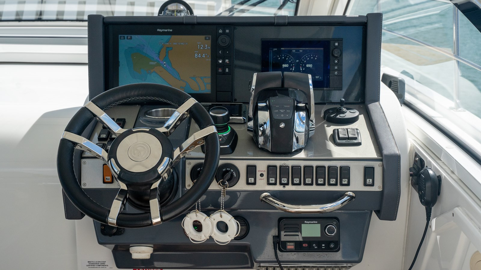 https://arconyachts.ams3.digitaloceanspaces.com/163829/conversions/large_4853269-optimize.jpg