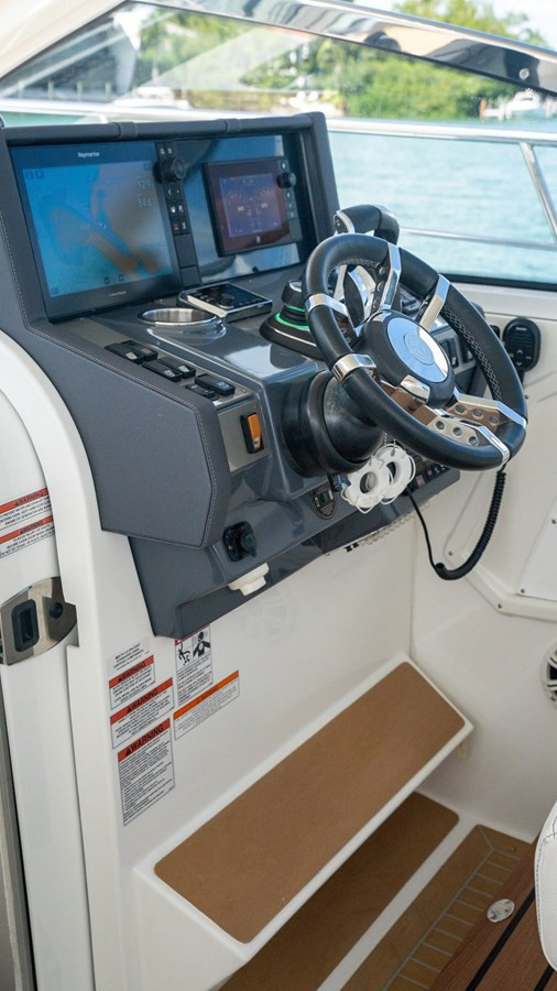 https://arconyachts.ams3.digitaloceanspaces.com/163872/conversions/large_4853285-optimize.jpg