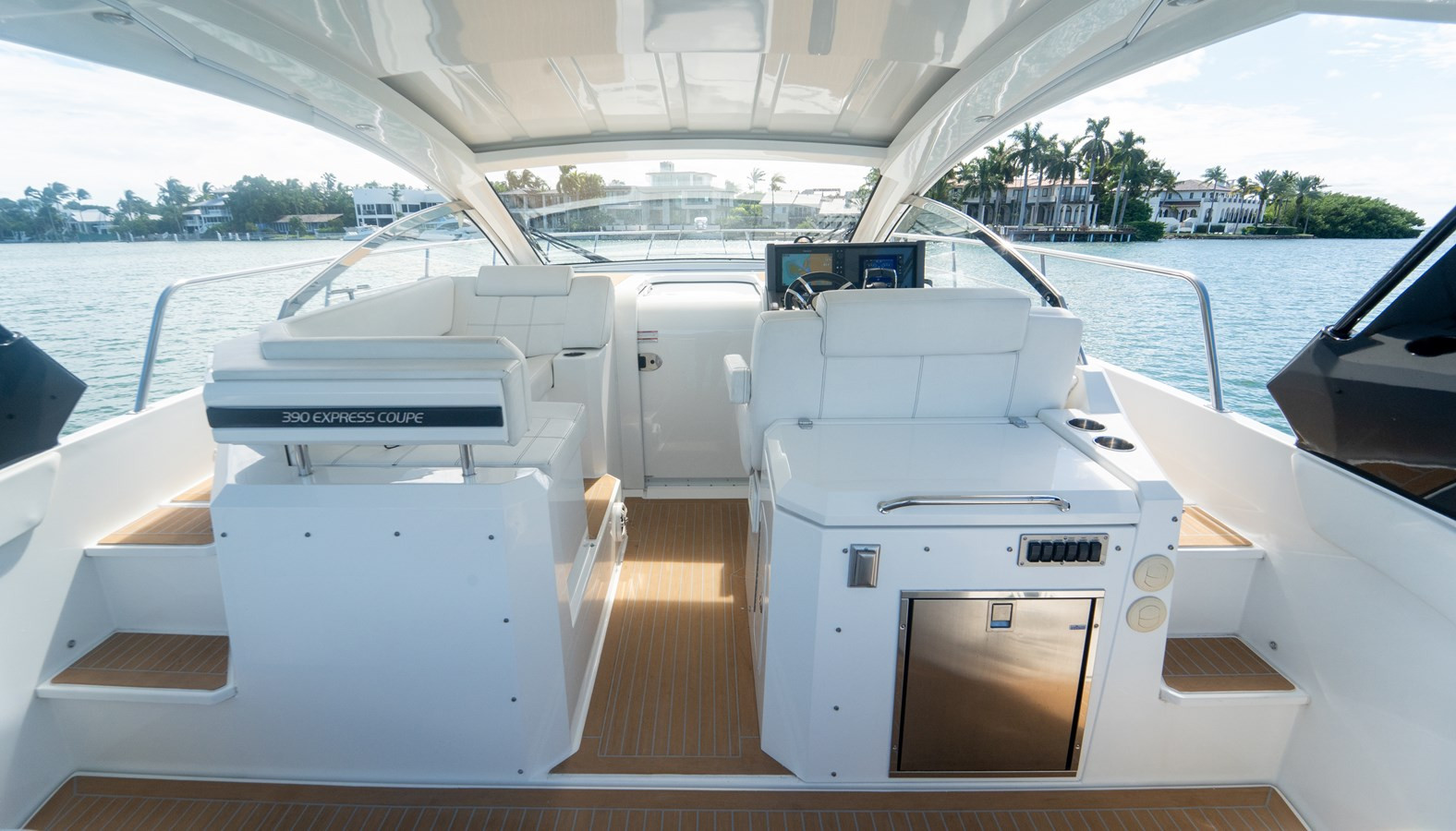 https://arconyachts.ams3.digitaloceanspaces.com/163904/conversions/large_4853296-optimize.jpg