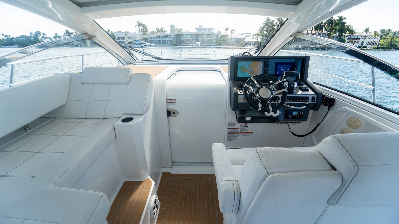 https://arconyachts.ams3.digitaloceanspaces.com/163906/conversions/large_4853297-optimize.jpg