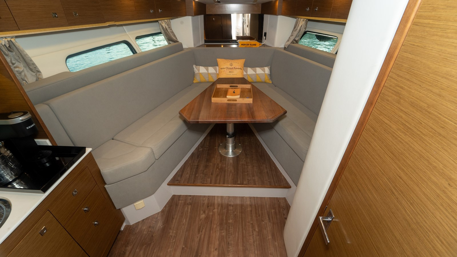 https://arconyachts.ams3.digitaloceanspaces.com/163923/conversions/large_4853303-optimize.jpg