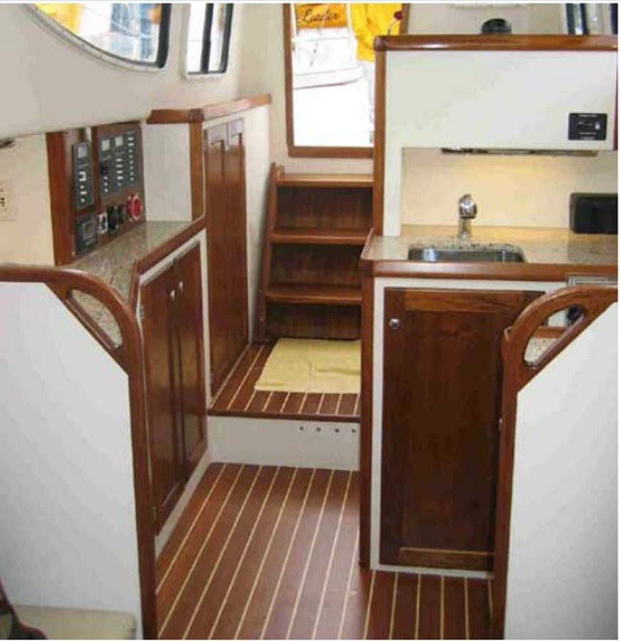 https://arconyachts.ams3.digitaloceanspaces.com/163978/conversions/large_3043633-optimize.jpg
