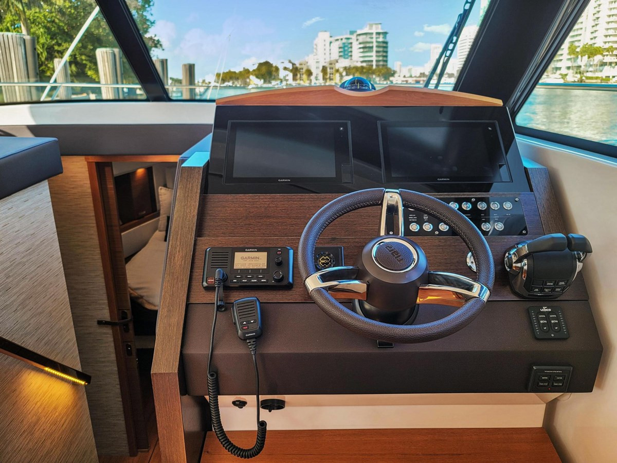 https://arconyachts.ams3.digitaloceanspaces.com/164089/conversions/large_3406062-optimize.jpg
