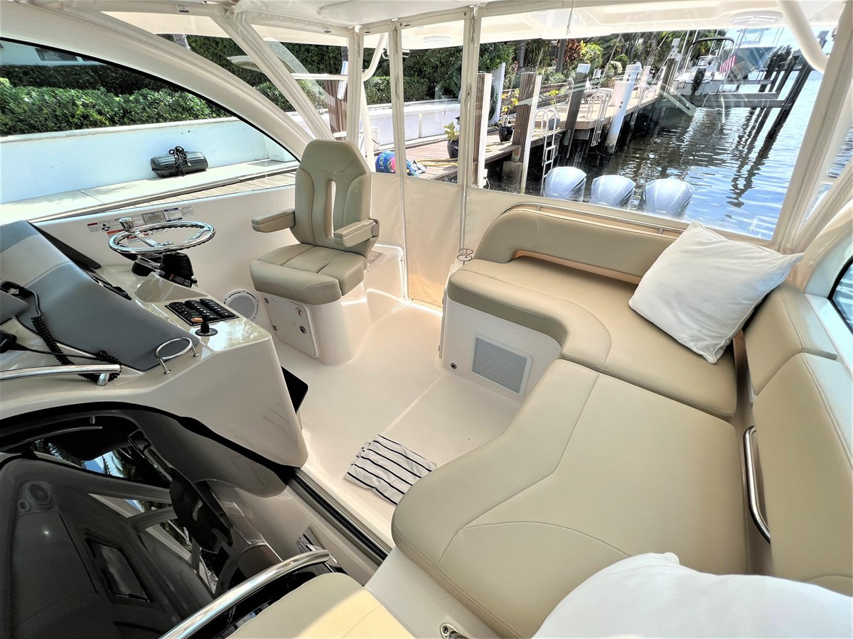 https://arconyachts.ams3.digitaloceanspaces.com/164125/conversions/large_3551669-optimize.jpg