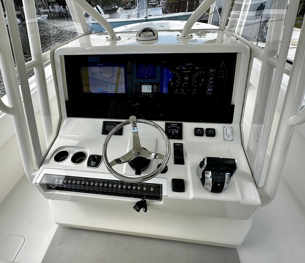 https://arconyachts.ams3.digitaloceanspaces.com/164146/conversions/large_3746811-optimize.jpg