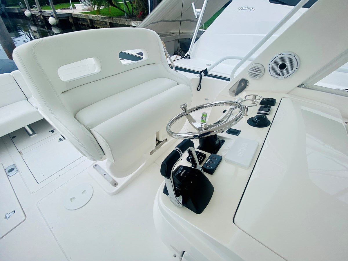 https://arconyachts.ams3.digitaloceanspaces.com/164175/conversions/large_3552984-optimize.jpg