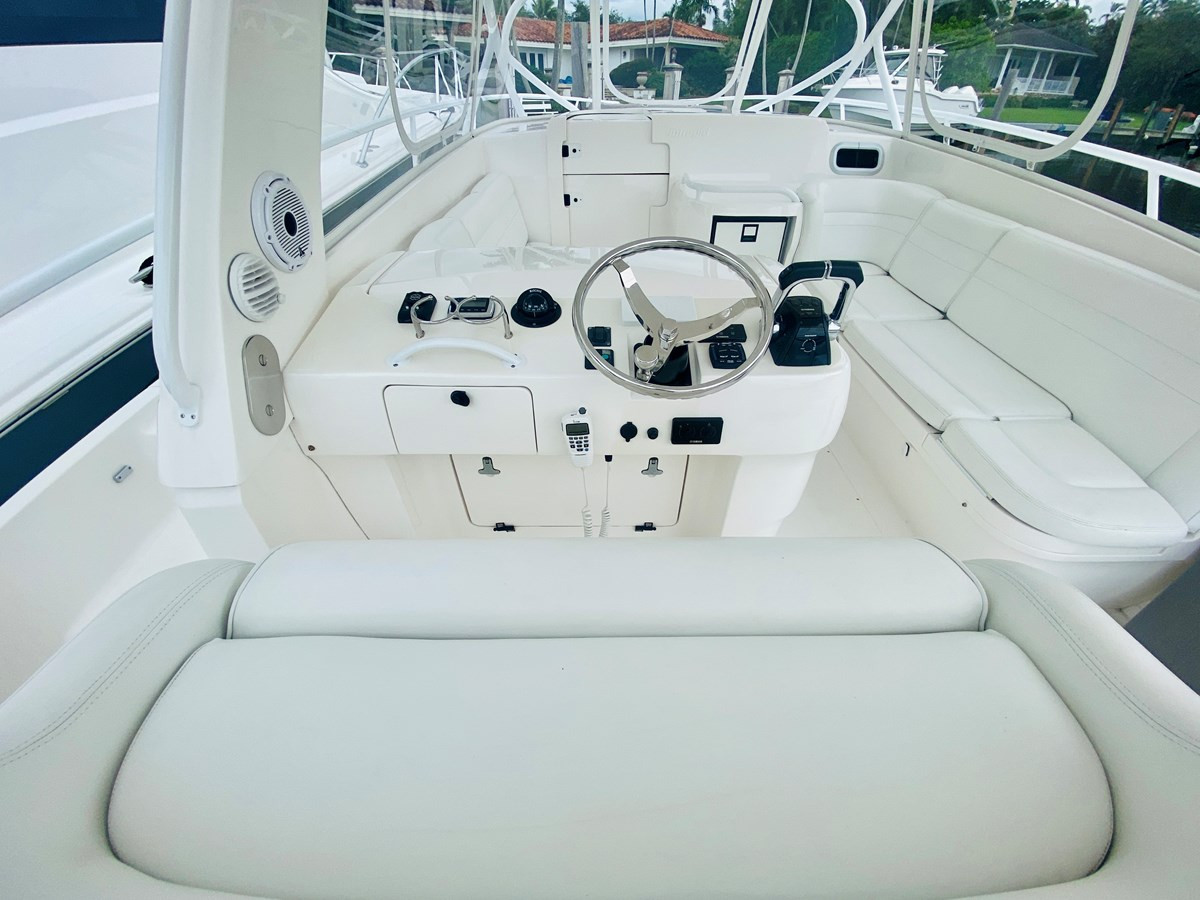 https://arconyachts.ams3.digitaloceanspaces.com/164177/conversions/large_3552985-optimize.jpg