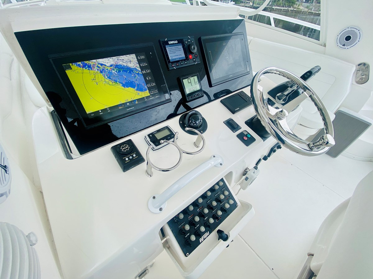 https://arconyachts.ams3.digitaloceanspaces.com/164188/conversions/large_3552989-optimize.jpg