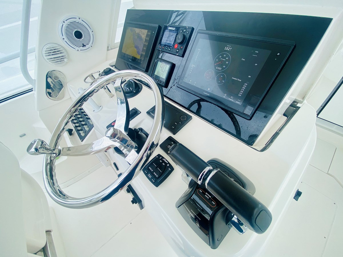 https://arconyachts.ams3.digitaloceanspaces.com/164194/conversions/large_3552991-optimize.jpg