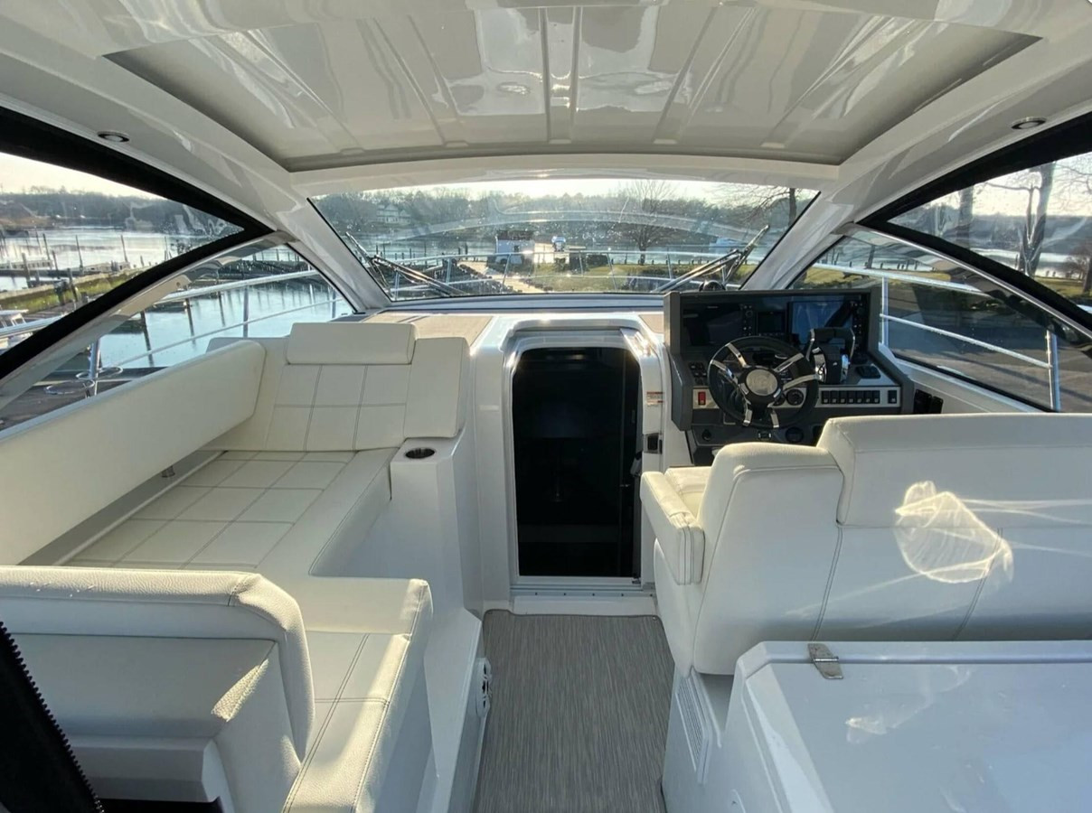 https://arconyachts.ams3.digitaloceanspaces.com/164231/conversions/large_3843725-optimize.jpg
