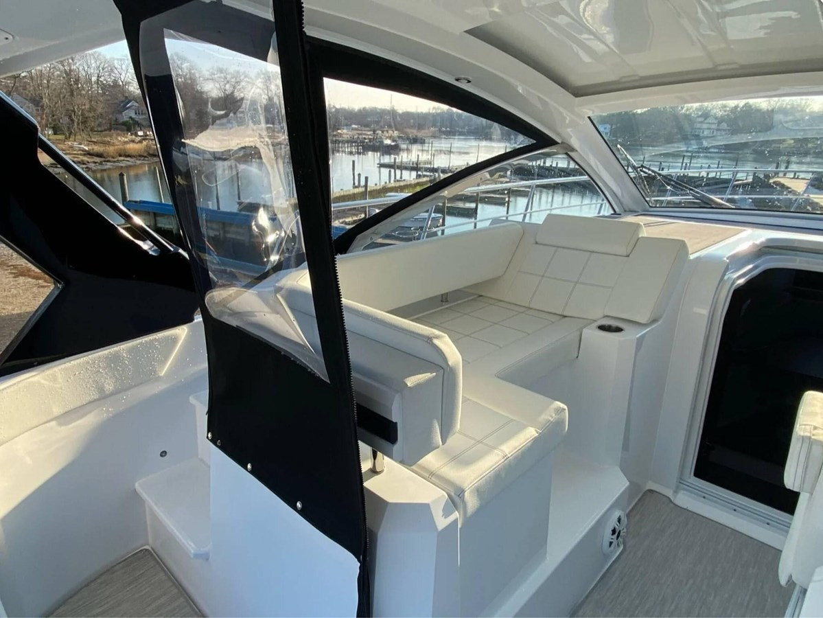 https://arconyachts.ams3.digitaloceanspaces.com/164234/conversions/large_3843726-optimize.jpg