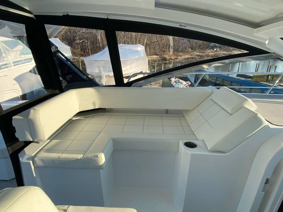 https://arconyachts.ams3.digitaloceanspaces.com/164237/conversions/large_3843727-optimize.jpg
