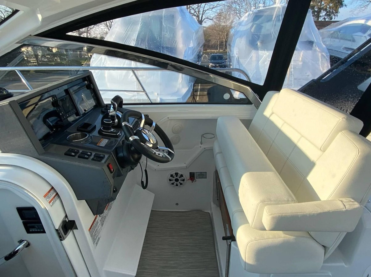 https://arconyachts.ams3.digitaloceanspaces.com/164240/conversions/large_3843728-optimize.jpg