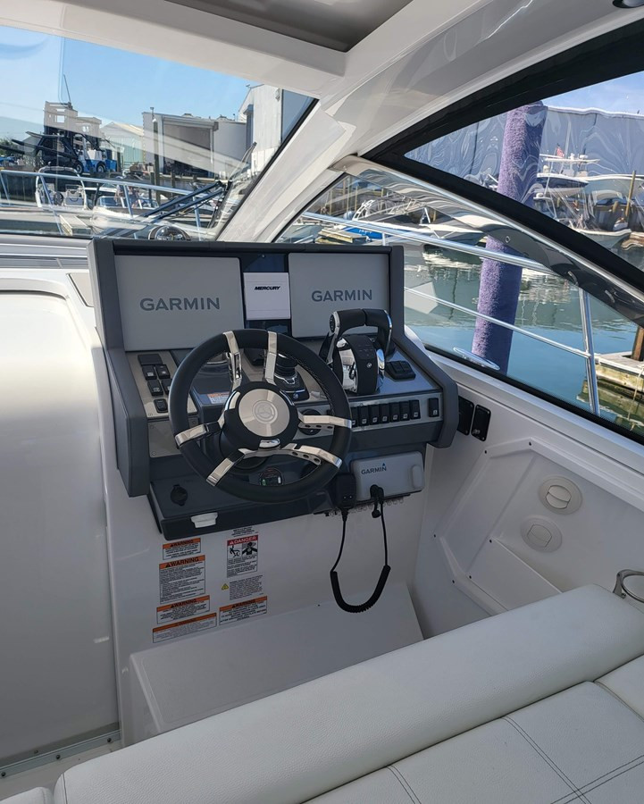 https://arconyachts.ams3.digitaloceanspaces.com/164246/conversions/large_3843730-optimize.jpg