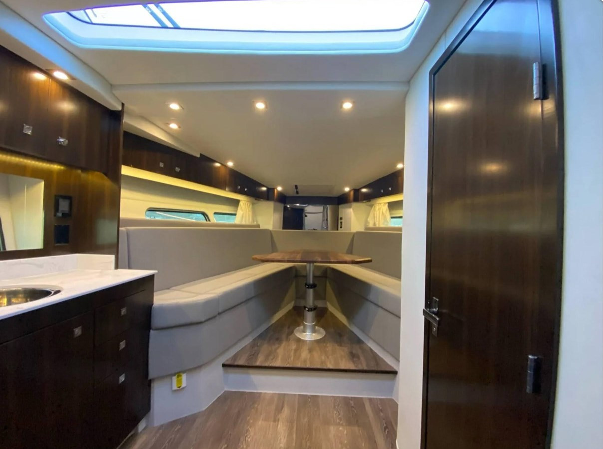 https://arconyachts.ams3.digitaloceanspaces.com/164263/conversions/large_3843736-optimize.jpg