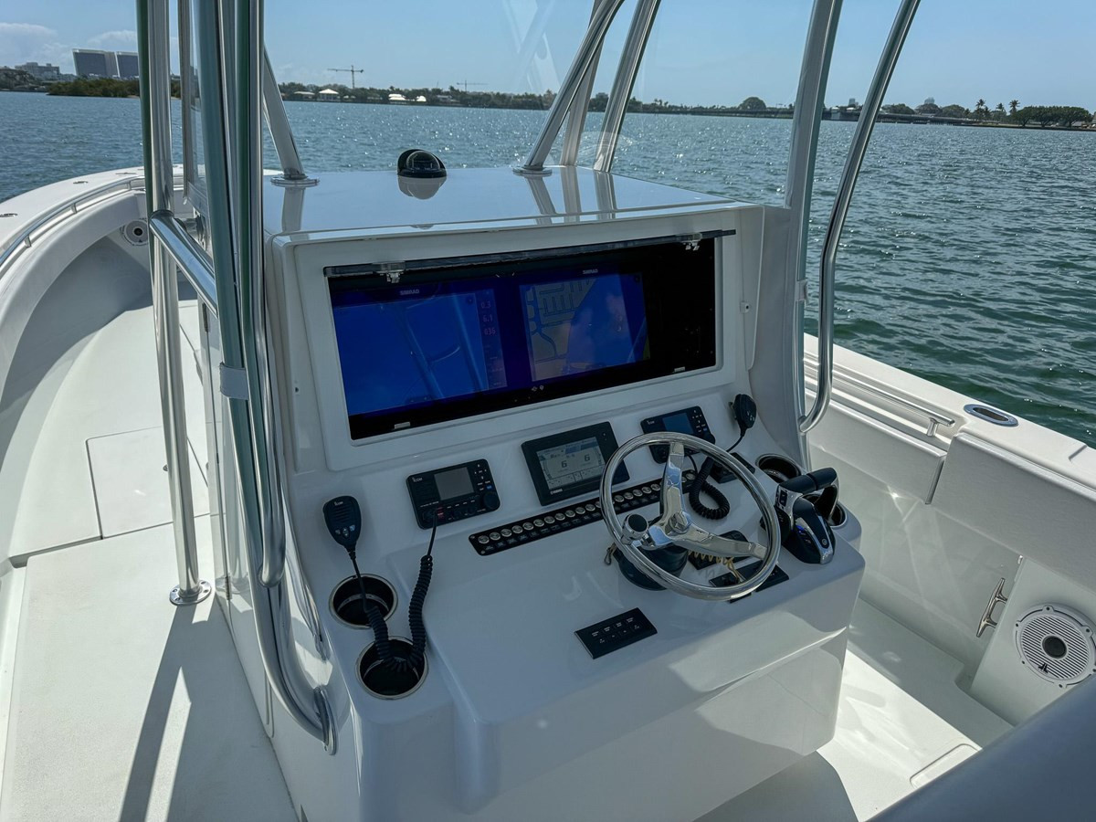 https://arconyachts.ams3.digitaloceanspaces.com/164374/conversions/large_4243205-optimize.jpg