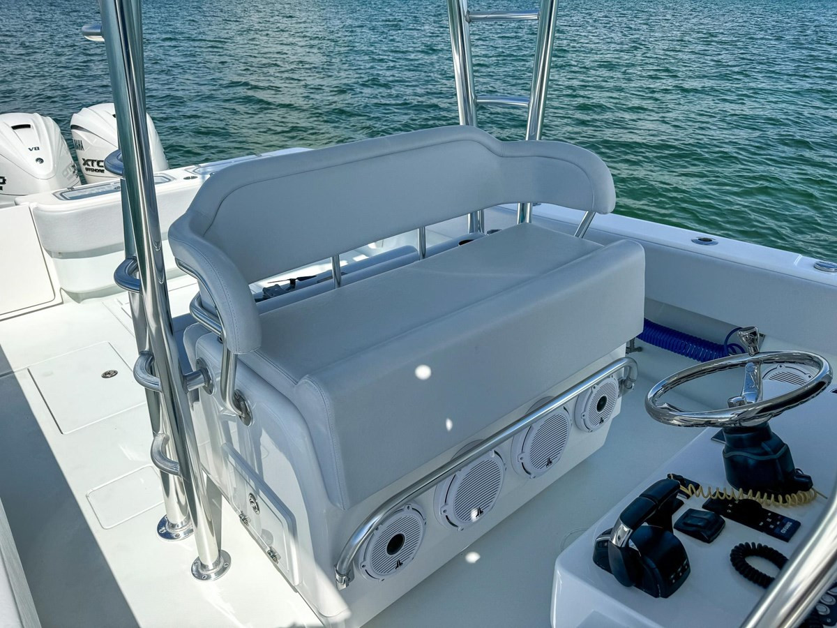 https://arconyachts.ams3.digitaloceanspaces.com/164389/conversions/large_4243210-optimize.jpg