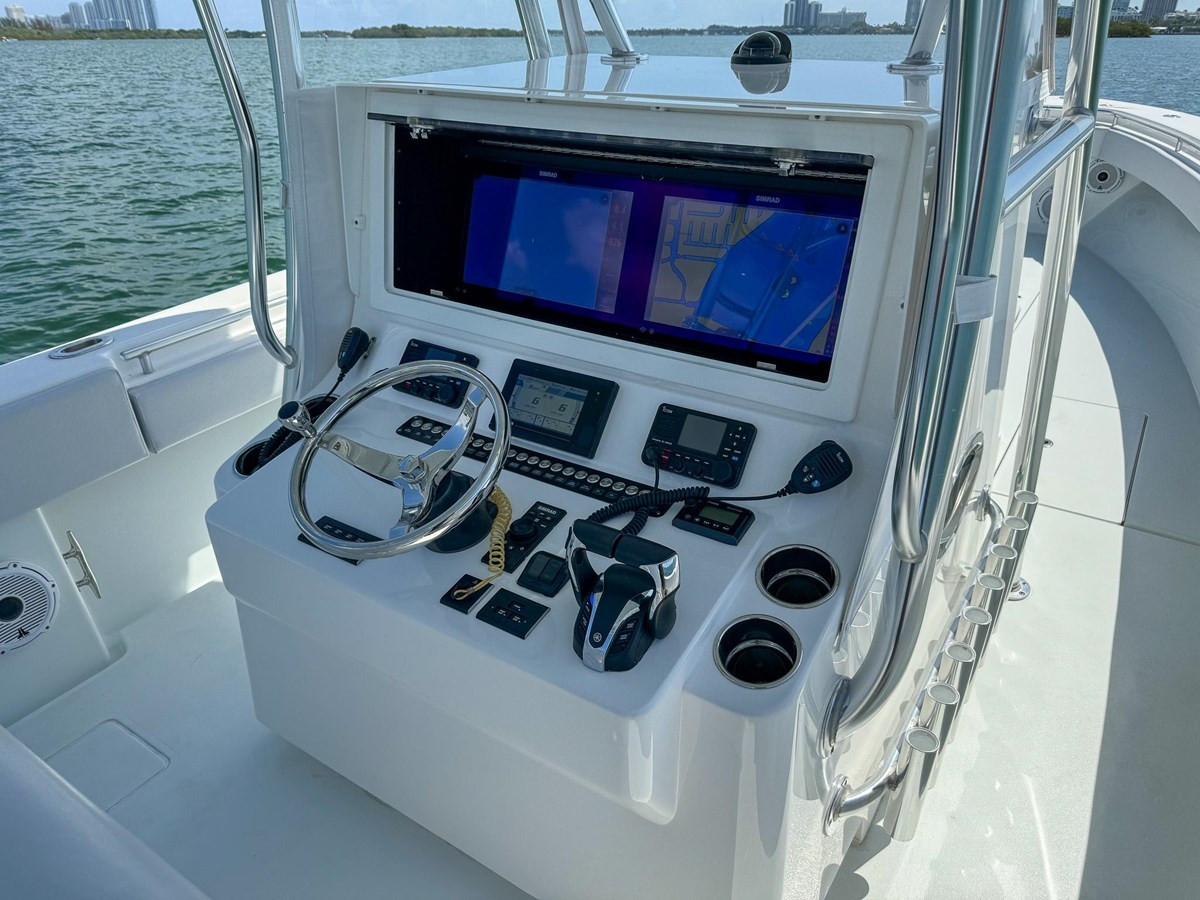 https://arconyachts.ams3.digitaloceanspaces.com/164395/conversions/large_4243212-optimize.jpg