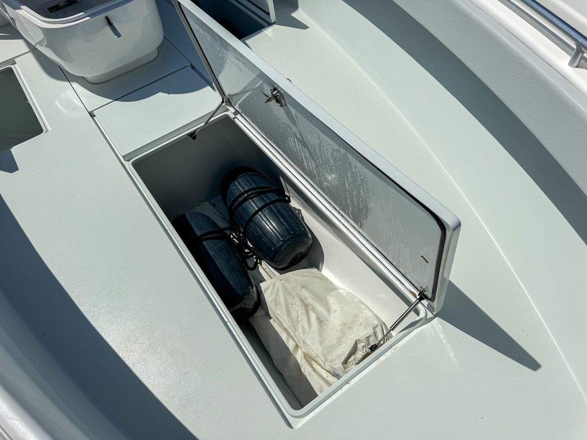 https://arconyachts.ams3.digitaloceanspaces.com/164412/conversions/large_4243218-optimize.jpg