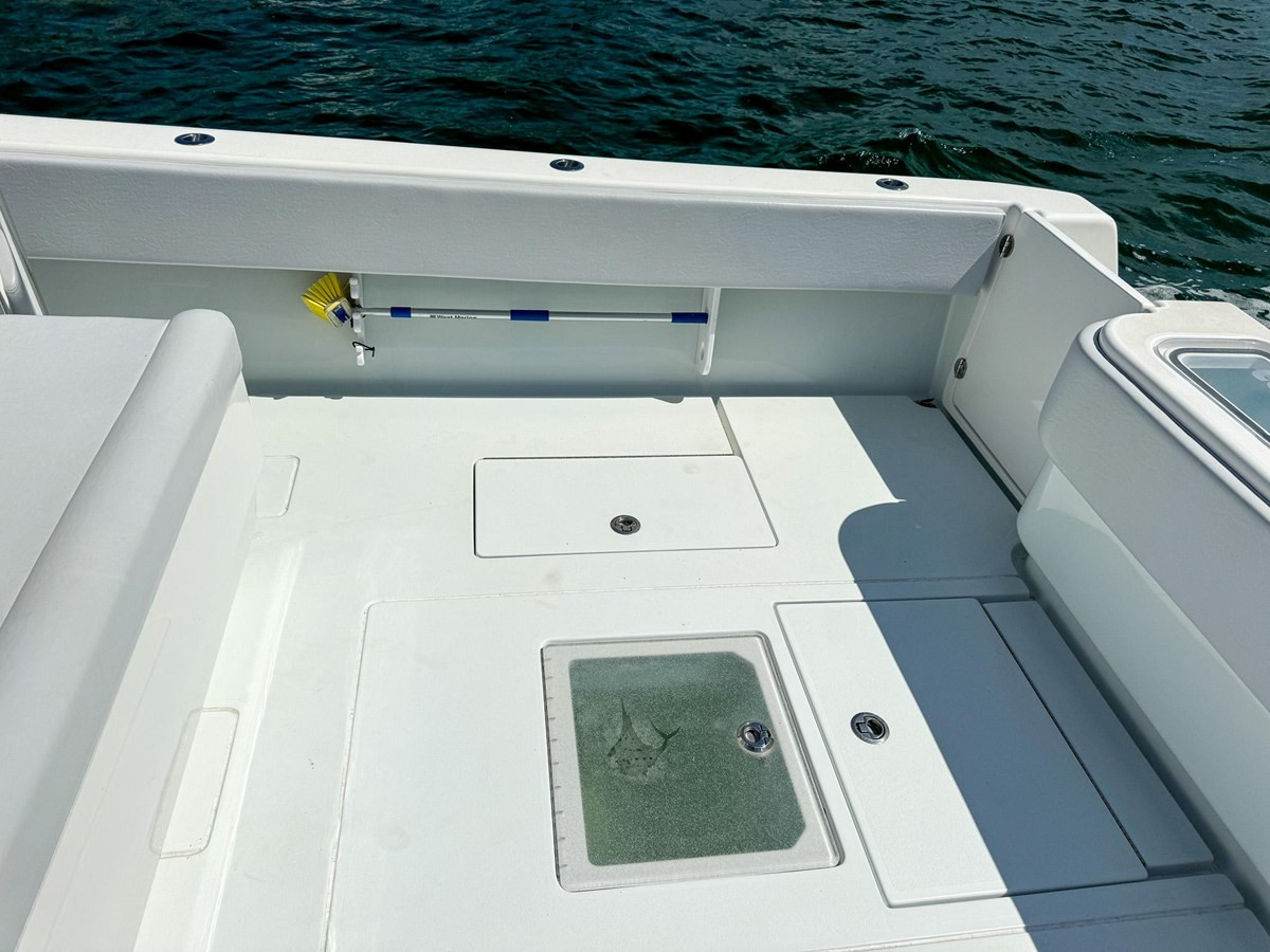 https://arconyachts.ams3.digitaloceanspaces.com/164425/conversions/large_4243223-optimize.jpg
