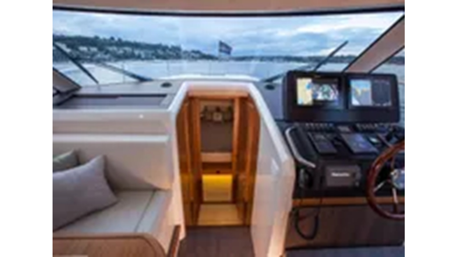 https://arconyachts.ams3.digitaloceanspaces.com/164469/conversions/large_4273945-optimize.jpg