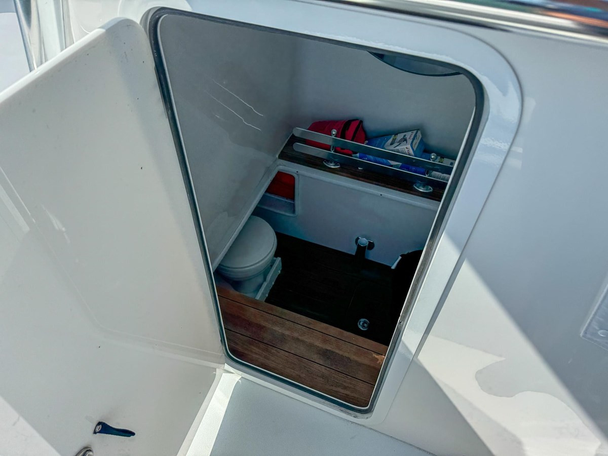 https://arconyachts.ams3.digitaloceanspaces.com/164473/conversions/large_4243240-optimize.jpg