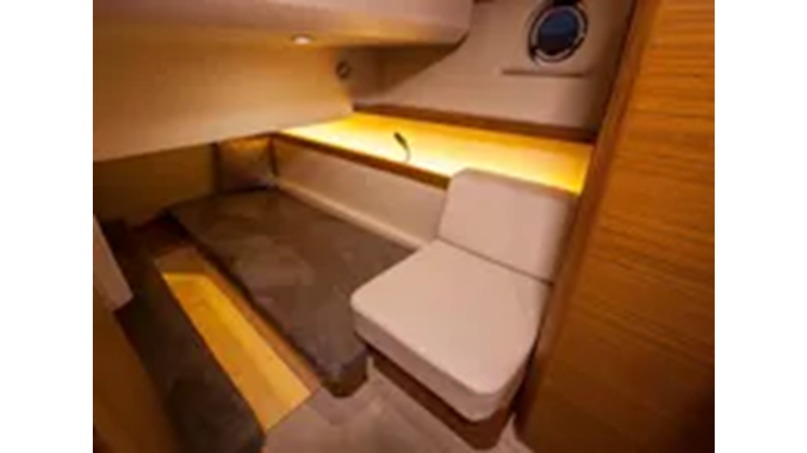 https://arconyachts.ams3.digitaloceanspaces.com/164475/conversions/large_4273947-optimize.jpg