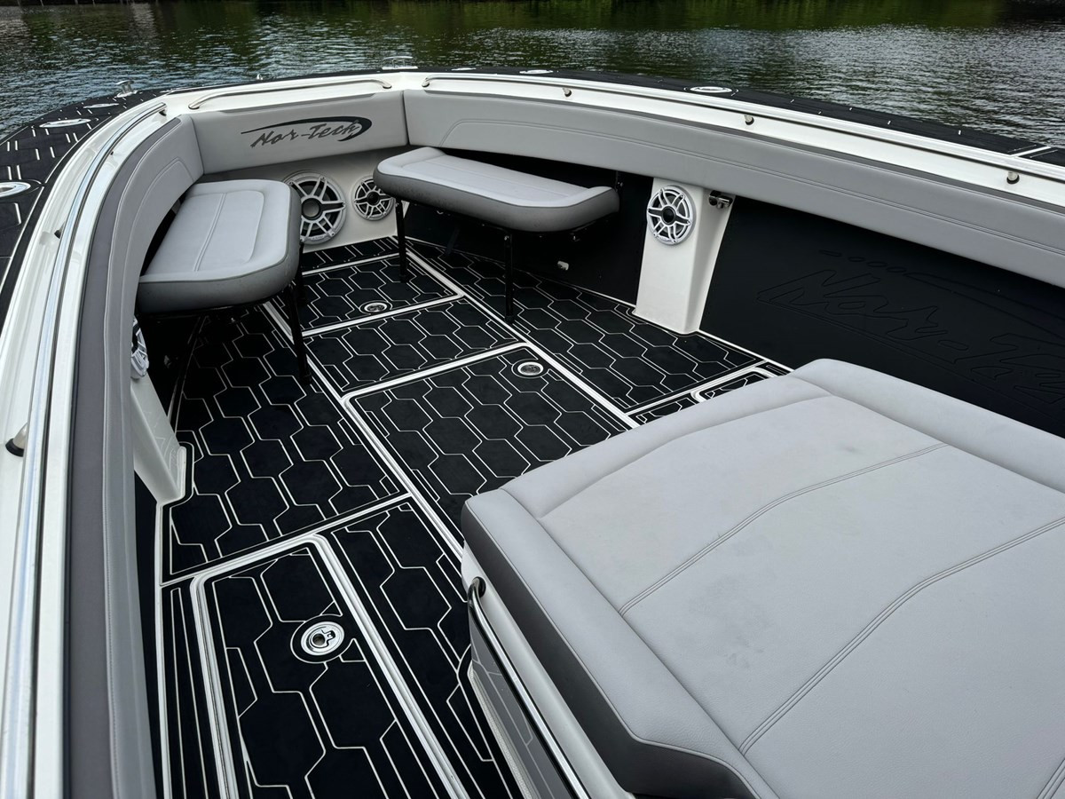 https://arconyachts.ams3.digitaloceanspaces.com/164551/conversions/large_4389051-optimize.jpg