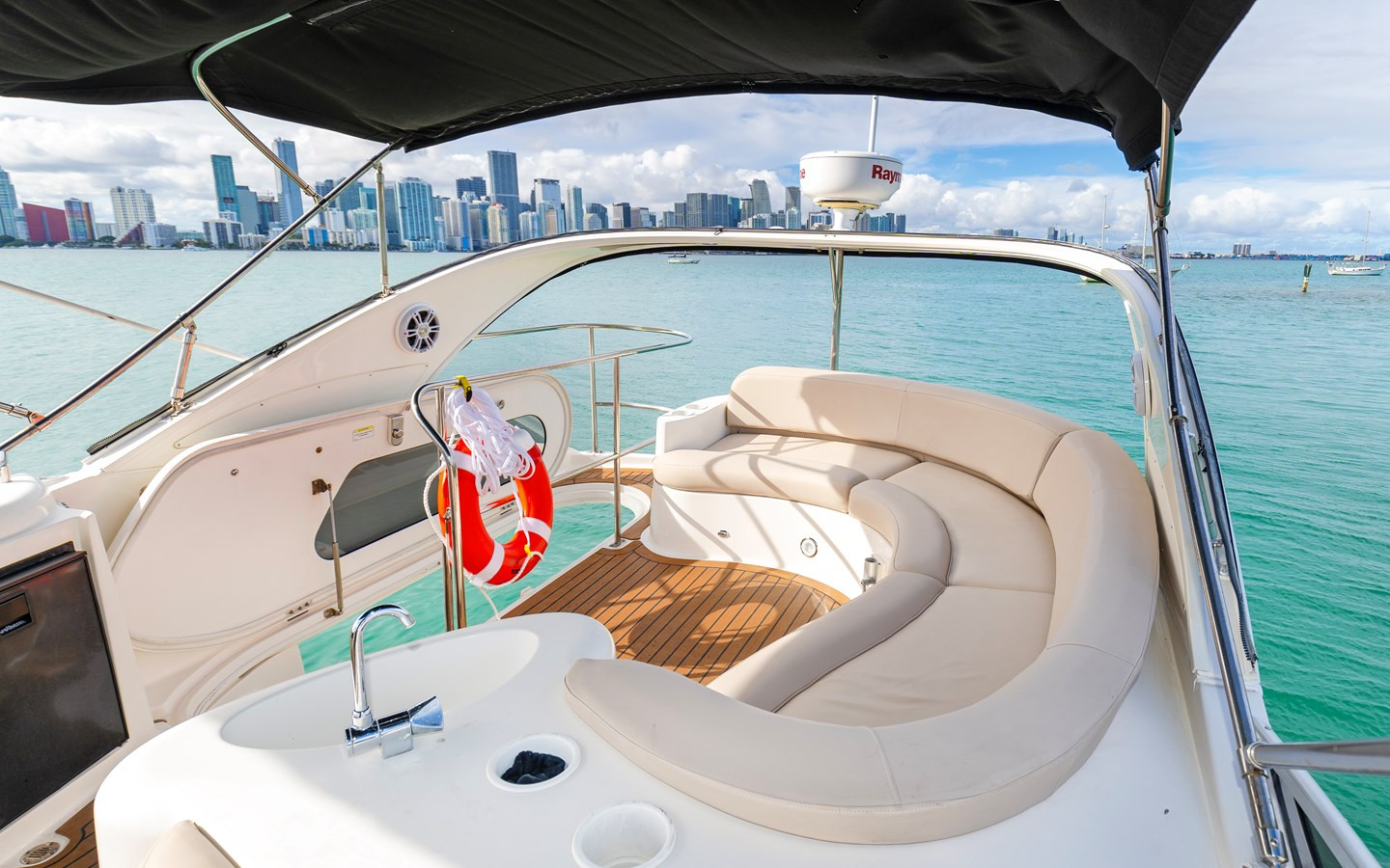 https://arconyachts.ams3.digitaloceanspaces.com/164584/conversions/large_4279946-optimize.jpg