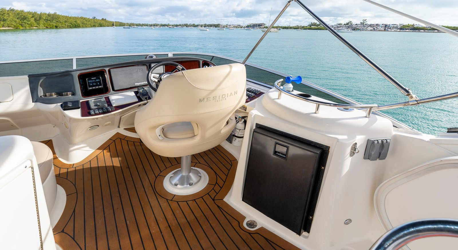 https://arconyachts.ams3.digitaloceanspaces.com/164587/conversions/large_4279947-optimize.jpg