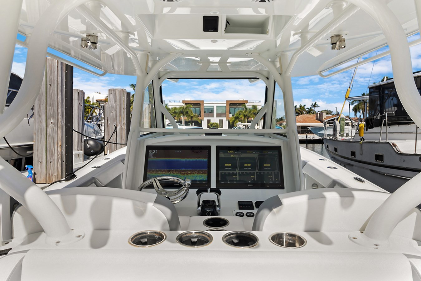 https://arconyachts.ams3.digitaloceanspaces.com/164609/conversions/large_4446324-optimize.jpg