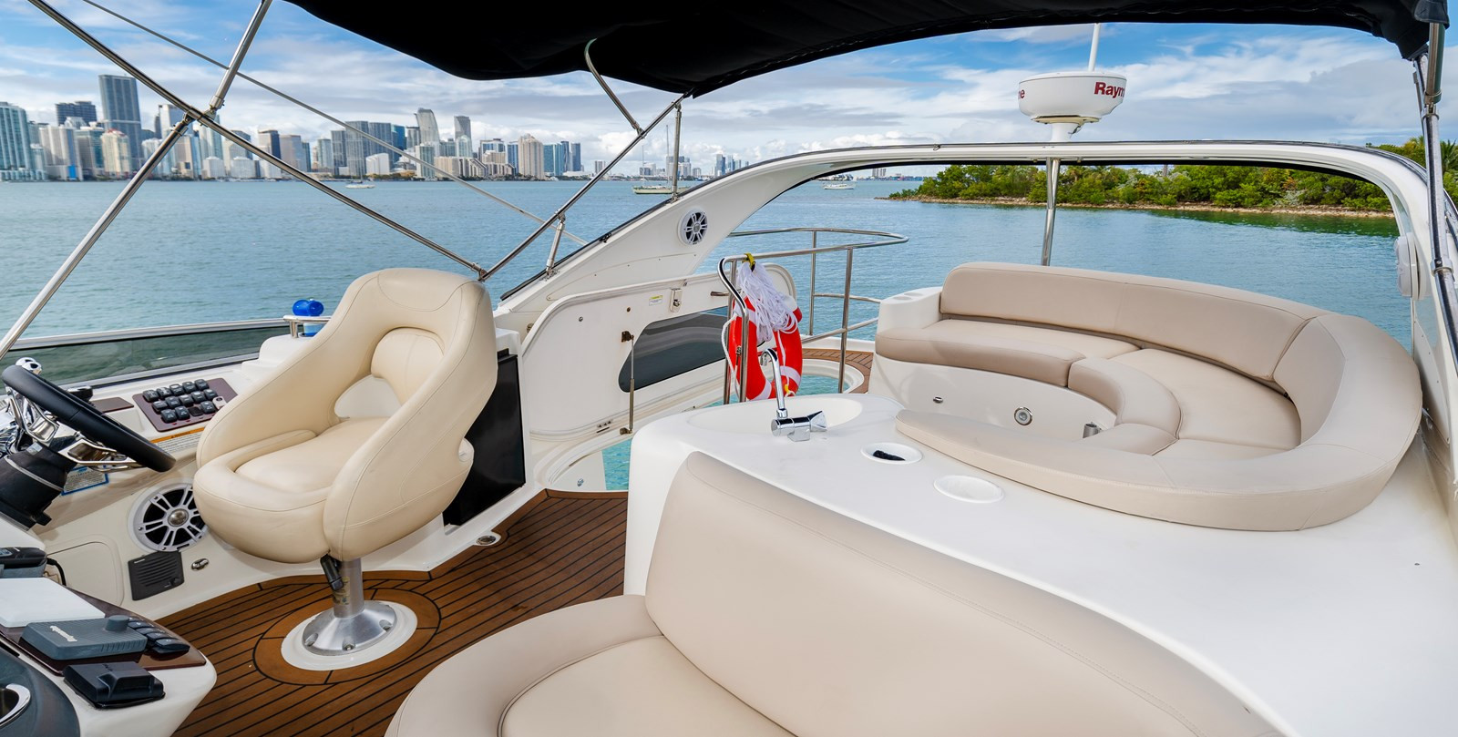 https://arconyachts.ams3.digitaloceanspaces.com/164671/conversions/large_4279975-optimize.jpg