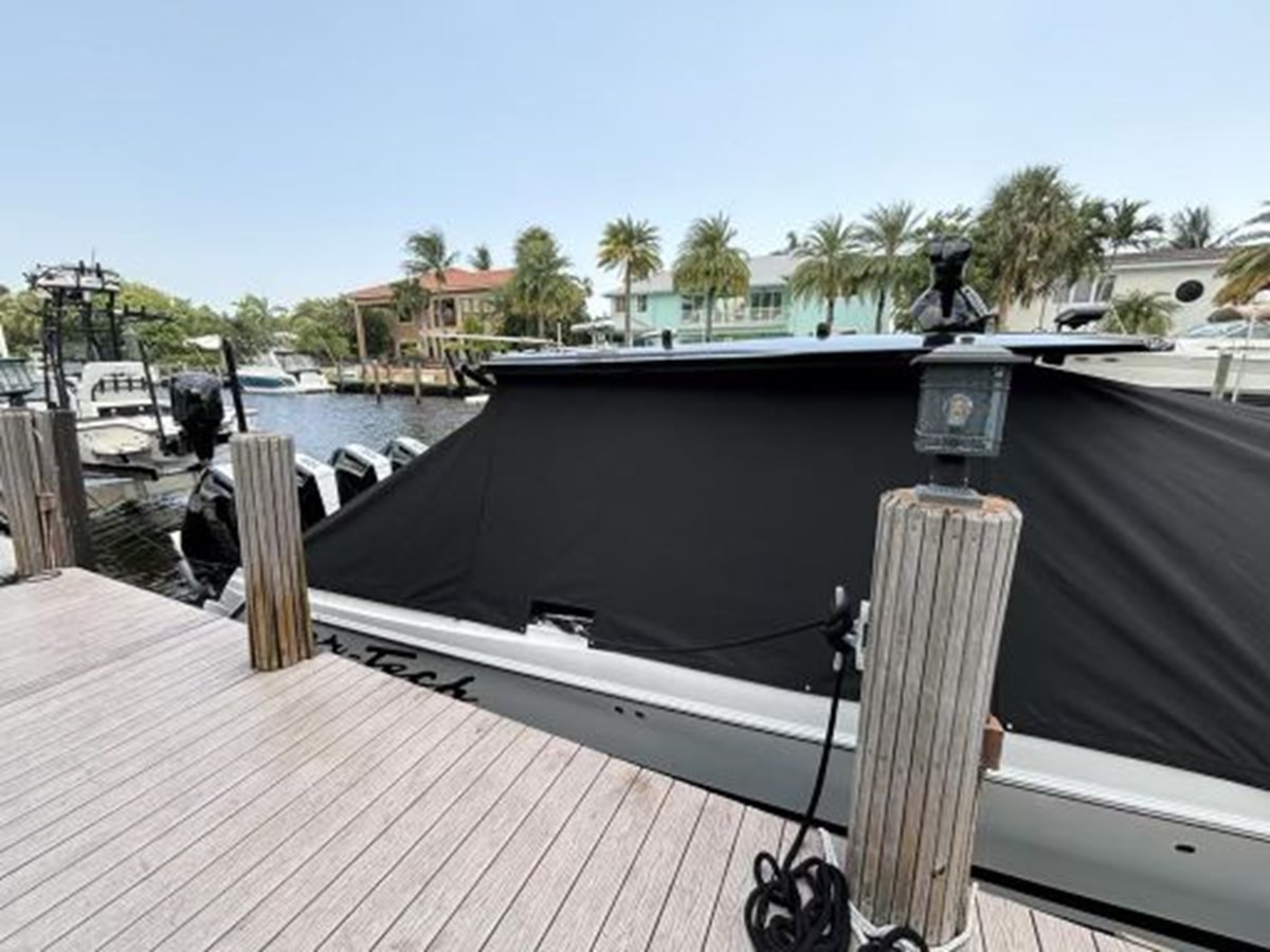 https://arconyachts.ams3.digitaloceanspaces.com/164673/conversions/large_4389093-optimize.jpg