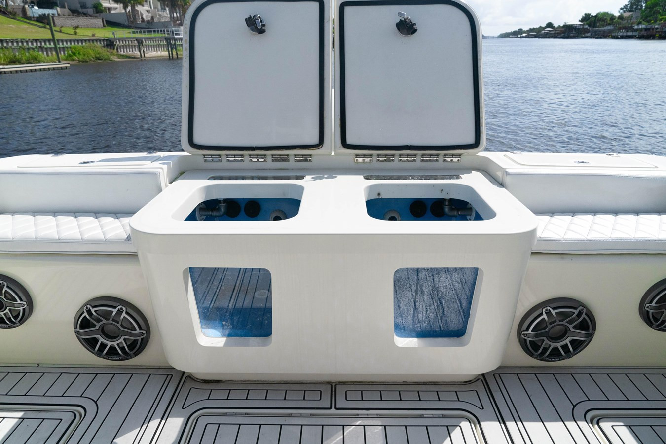 https://arconyachts.ams3.digitaloceanspaces.com/164748/conversions/large_4449228-optimize.jpg