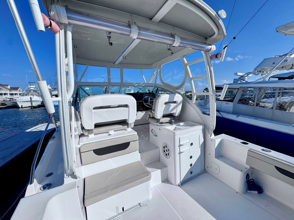 https://arconyachts.ams3.digitaloceanspaces.com/164803/conversions/large_4502809-optimize.jpg