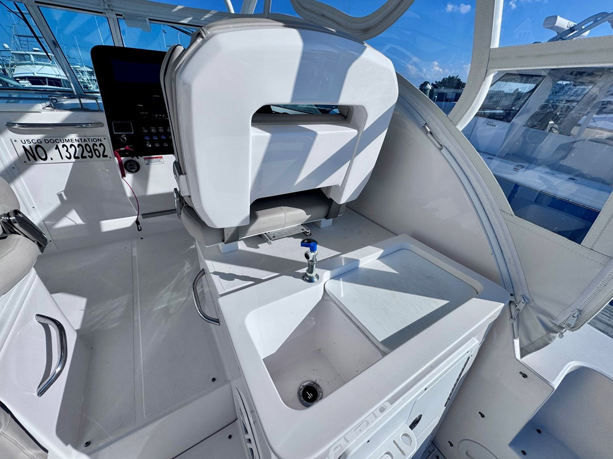 https://arconyachts.ams3.digitaloceanspaces.com/164809/conversions/large_4502811-optimize.jpg